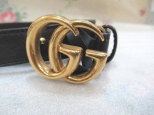 Gucci GG Marmont schmaler schwarzer Ledergürtel goldene Hardware Größe 75 30