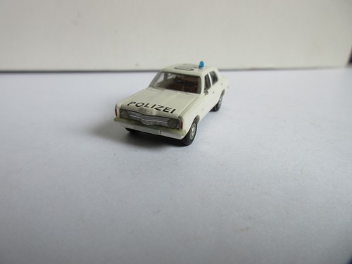 Brekina ford taunus - 1:87,