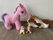 Pferd Filly Schlüsselanhänger Kuscheltier Stofftier Liegend Paket Set