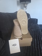 UGG Ultra Mini Stiefel, Größe 39
