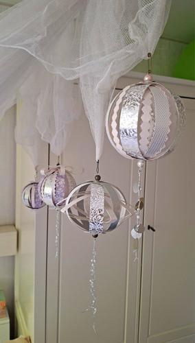 Papierkugeln paper balls - /,