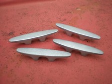 4 Klampen - Festmacher - wohl unbenutzt - Länge 10 cm