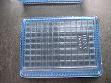 2 Pressglas-Schalen, Entwicklerschalen mit Schnabel hellblau techn. Hohlglas