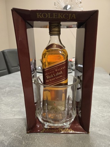 Johnnie walker red - red, label