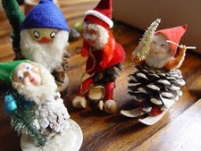 4 Stück alter ?  Zapfenzwerg Zwerg Wichtel Zapfen Tischdeko Zapfenmännchen