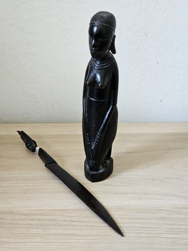 Brieföffner und figur - brieföffner, kniend