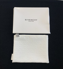 Givenchy Parfums - Flat White