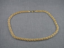 goldfarbene Gliederkette von