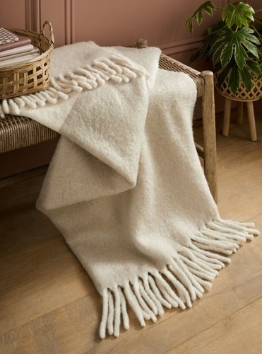 Laura ashley bronwen - ashley,