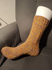 Selbst gestrickte Wollsocken