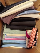 Stoffpaket, bunt Stoffreste viele große Stücke