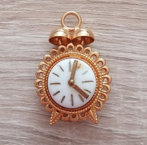 Uhr wecker ddr brosche button - ddr,