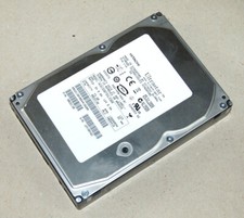 SAS Festplatte HDD 15k RPM 73,4 GB 3,5" Hitachi HUS153073VLS300 0B22130  geprüft