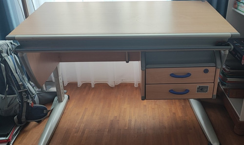 Ergonomischer schreibtisch von - schreibtisch,