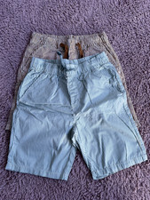 2 kurze Hosen blau grün/weiß