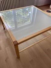 Moderner Mustering Couchtisch aus Massivholz und (Milch)glas NP €500
