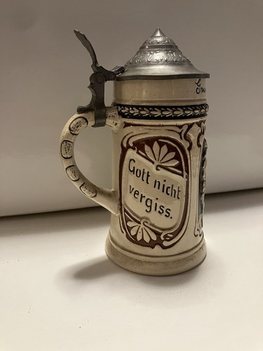 Alter bierkrug mit - alter,