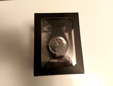 UHR NEW EDITION SEMPRE  Colour