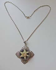 Vintage Anhänger silberfarben filigran mit echtem Edelweiß + Halskette