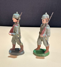 2 Elastolin Soldaten 10cm
