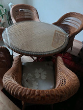 Tisch Mit Glasplatte, 4 Sessel mit Sitzkissen