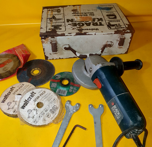 Black decker - &,