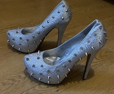 Essex Glam Silber Nieten