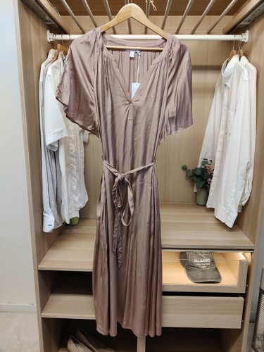 Neu mit etikett the white - etikett,