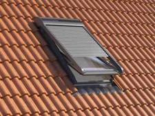 Velux Gruppe RoofLite+ Sparpaket Dachfenster mit Solar Rollladen und EDR