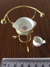 Wasch-Schüssel mit Krug auf