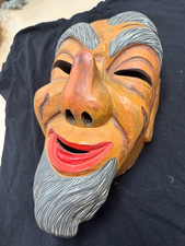 Handgeschnitzte Holzmaske