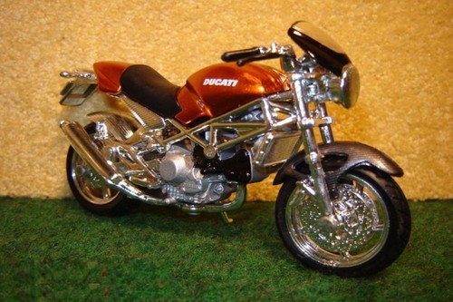 Ducati 900 monster - ducati,