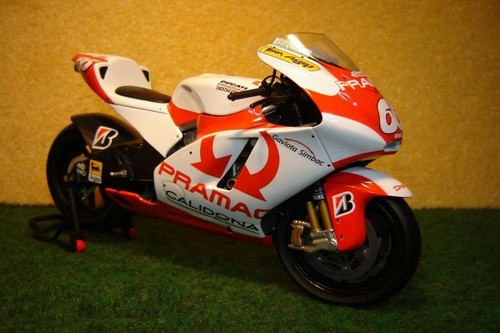 Ducati desmosedici - 1:12,