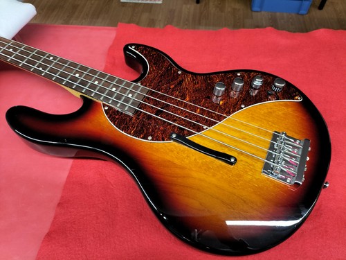 Line6 variax bass 700 - variax, modeling