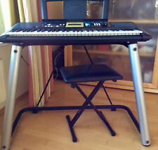 Schwarzes Anfänger Keyboard Yamaha YPT-220