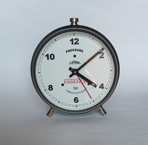 Schwarzer retro wecker - schwarzer,