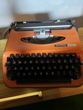 Vintage-Reise-Schreibmaschine Privileg 300T - Kultobjekt der 70er in Orange
