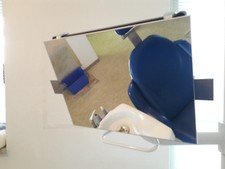 Spiegel vorhängbar vor Monitor dental PZR Spezialanfertigung