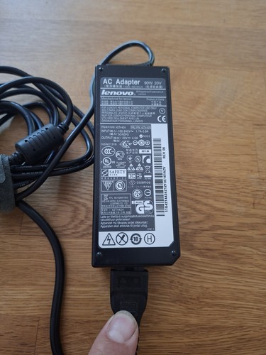 Original lenovo adapter - original,