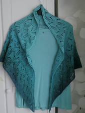 Schultertuch -Dreieckstuch -Gestricktes Unikat -Handarbeit -Farbverlauf