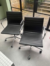 Vintage Eames EA117 Bürostuhl