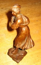 Bronzefigur/-statue Junge Frau
