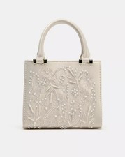 Handtasche klein elegant mit Perlen In Satin Optik  Neu mit Umhängekette 