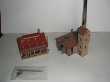 Vollmer H0 Güterschuppen Nr. 54076 mit Deko, Faller Heizkraftwerk Nr. 982