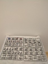 1:72 Ritter Figuren Italeri Eine Figur Fehlt. Einige angefangen zu bemalen.