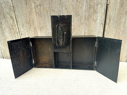 Alte metallbox kiste schwarz - alte,