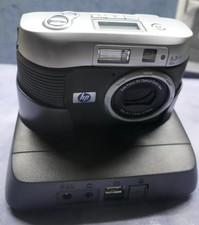 Retro - Digitalkamera hp Photosmart 720 mit Ladestation 12 x Zoom