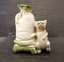 Nummerierte Porzellan Französische Bulldogge mit Sack.  Made in Germany 30er Jahre.