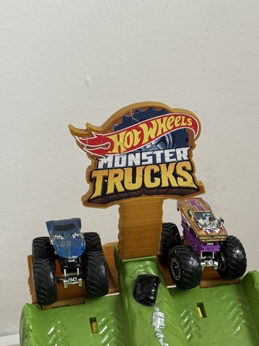 Hot wheels monster trucks - hot,