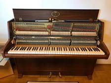 Klavier Schimmel, gebraucht, klangvoll, Nussbaum satiniert, Renner Mechanik